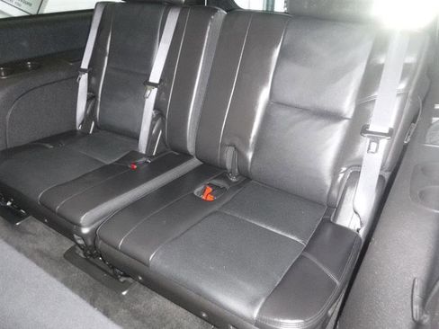 Used 2011 Cadillac Escalade Luxury image 33