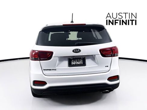 Used 2019 Kia Sorento LX image 6