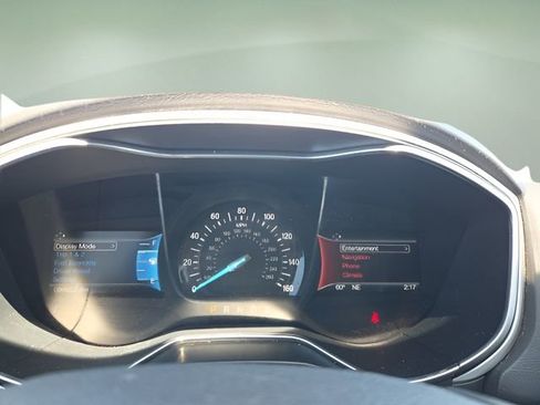 Used 2016 Ford Fusion SE image 24