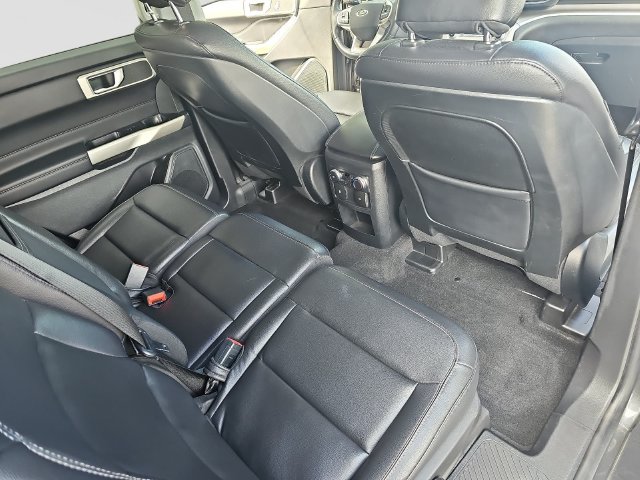 Used 2020 Ford Explorer XLT w/ Equipment Group 202A RWD image 13