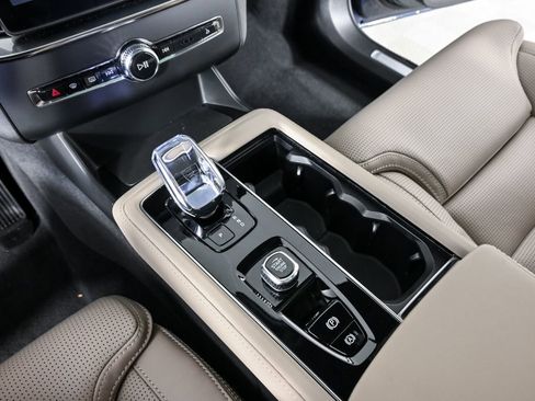 Certified 2026 Volvo XC90 T8 Ultra w/ Protection Package Premier image 19