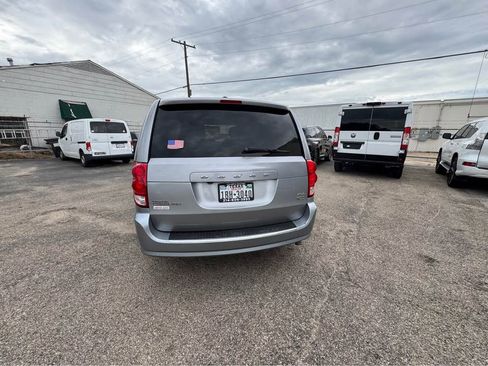 Used 2015 Dodge Grand Caravan R/T image 5