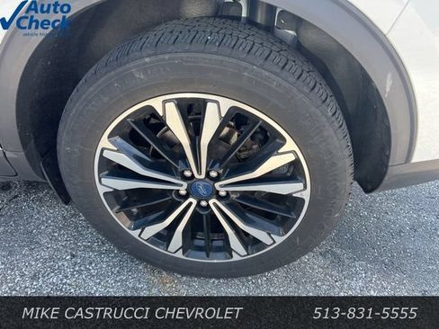 Used 2022 Ford Escape SE w/ SE Sport Appearance Package FWD image 5