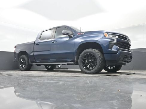 Used 2023 Chevrolet Silverado 1500 RST AWD/4WD image 32