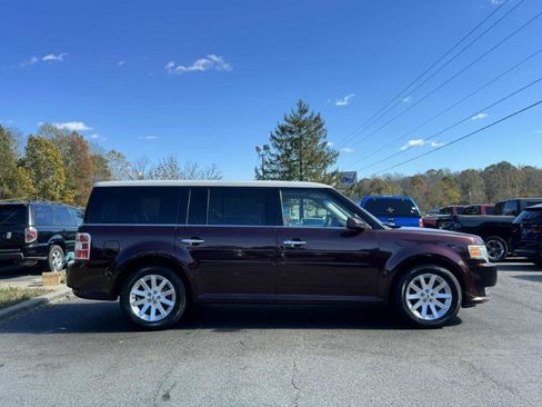 Used 2011 Ford Flex SEL w/ Rapid Spec Order Code image 4