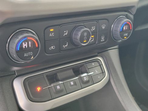 Used 2023 GMC Acadia SLT w/ Elevation Edition image 32