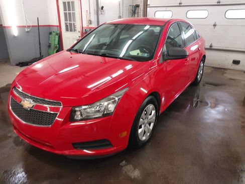 Used 2014 Chevrolet Cruze LS image 4