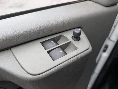 Used 2013 Chevrolet Express 3500 LS image 18