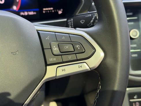 Used 2022 Volkswagen Tiguan SE AWD/4WD image 18