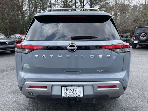 Used 2024 Nissan Pathfinder Platinum image 4