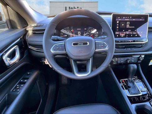 New 2026 Jeep Compass Latitude image 15