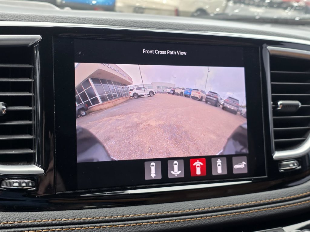 Used 2022 Chrysler Pacifica Pinnacle FWD image 22