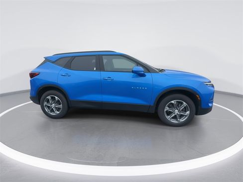 Used 2024 Chevrolet Blazer LT w/ Convenience Package image 9