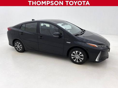 Used 2022 Toyota Prius Prime XLE image 1