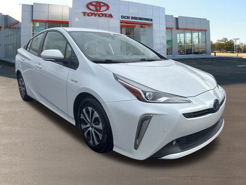 Used 2022 Toyota Prius XLE image 3
