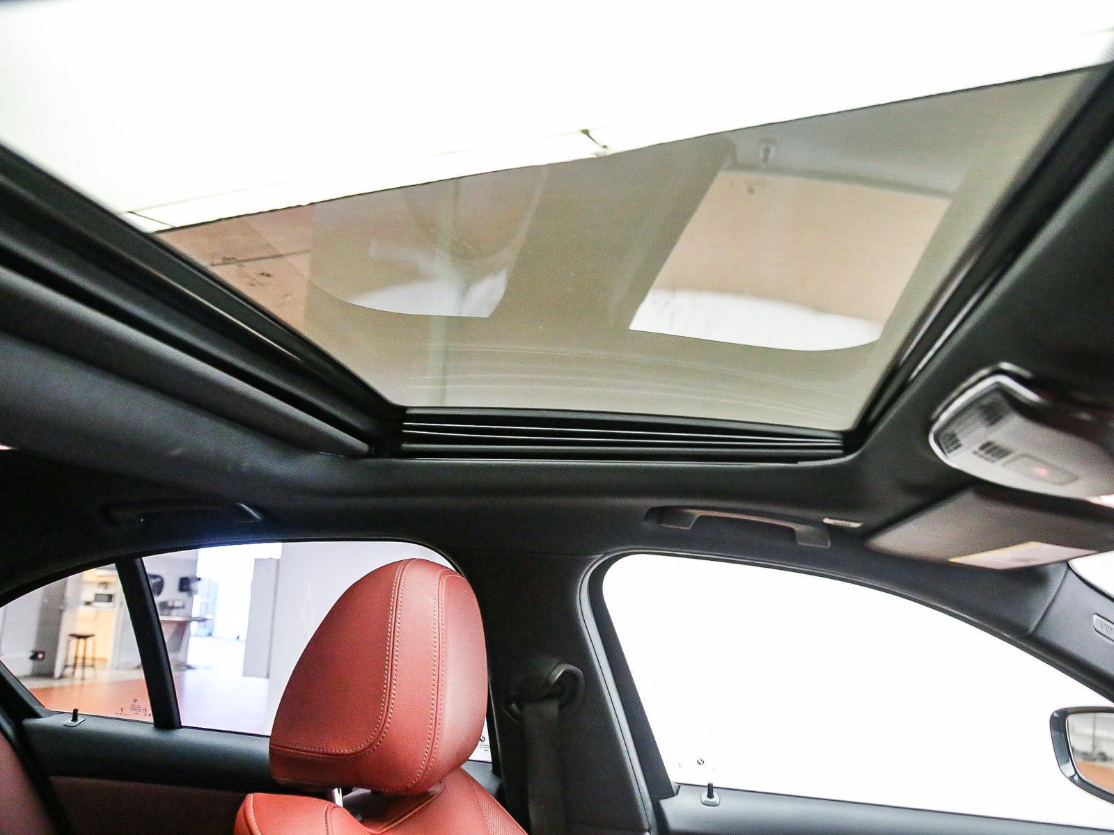 Certified 2023 BMW 330i Sedan w/ Premium Package RWD image 18