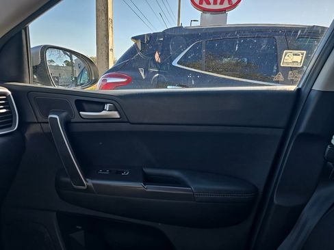 Certified 2022 Kia Sportage LX image 20