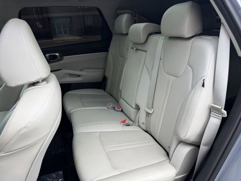 Certified 2025 Kia Sorento S w/ Panoramic Sunroof Package image 31