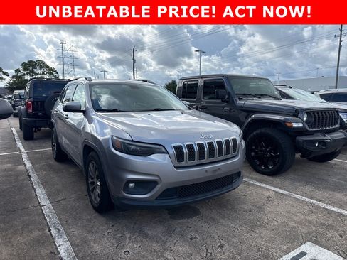 Used 2019 Jeep Cherokee Latitude Plus FWD image 1