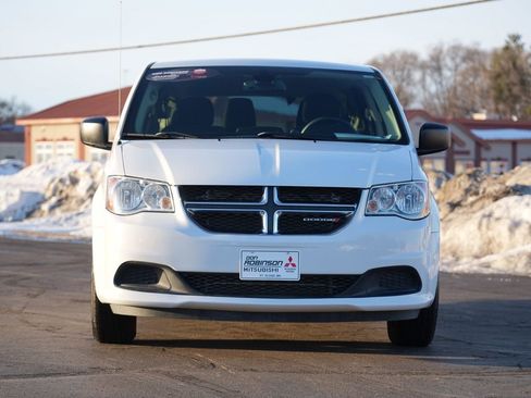 Used 2018 Dodge Grand Caravan SE w/ UConnect Hands-Free Group image 8