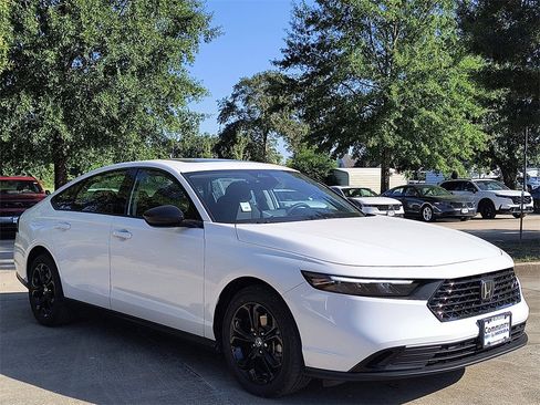 New 2025 Honda Accord SE image 5