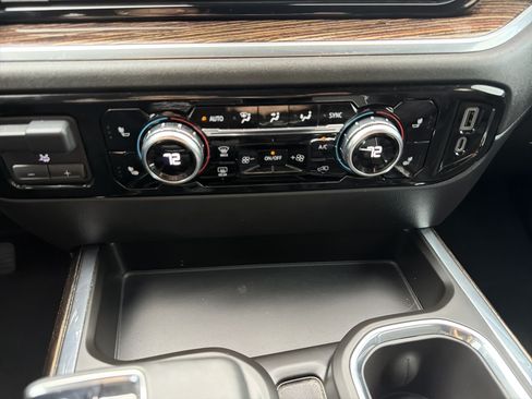 Used 2023 GMC Sierra 1500 Elevation w/ Preferred Package AWD/4WD image 35