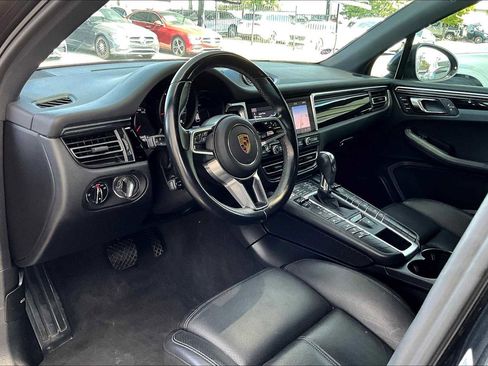 Used 2021 Porsche Macan image 17