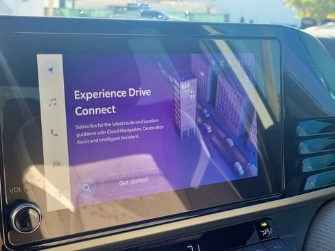 Used 2025 Toyota Camry SE image 24