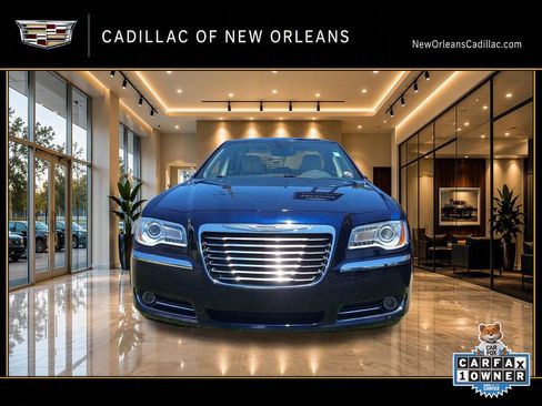 Used 2013 Chrysler 300 C RWD image 4