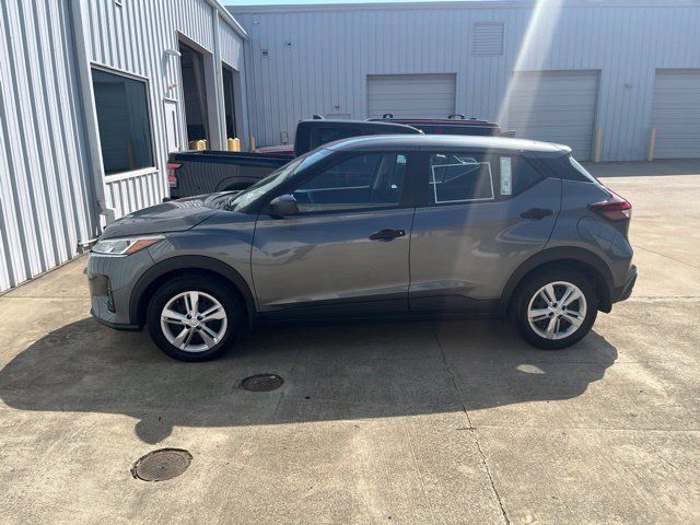 Certified 2025 Nissan Kicks Play S FWD image 2