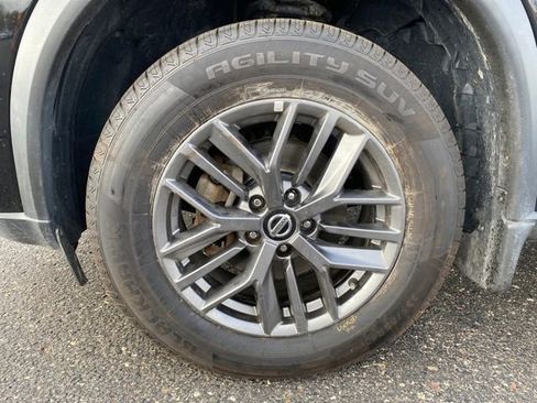 Used 2021 Nissan Rogue S image 21