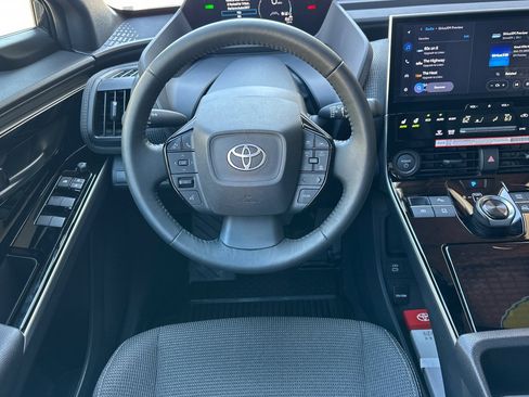 Used 2025 Toyota bZ4X AWD image 17