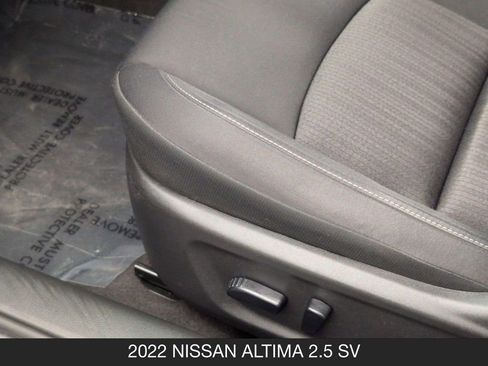 Used 2022 Nissan Altima 2.5 SV FWD image 15