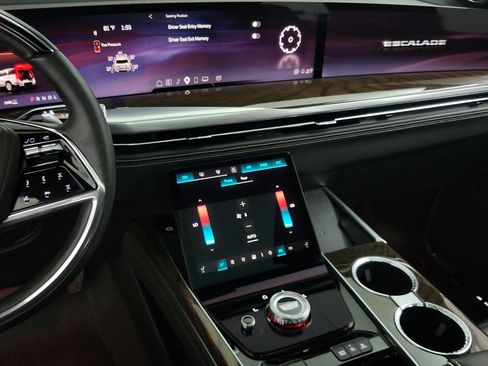 Certified 2025 Cadillac Escalade ESV Sport Platinum AWD/4WD image 18