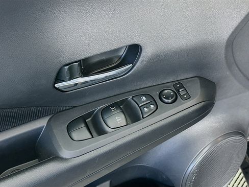 Used 2024 Nissan Kicks SV image 15