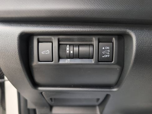 Used 2025 Subaru Forester Touring AWD/4WD image 38