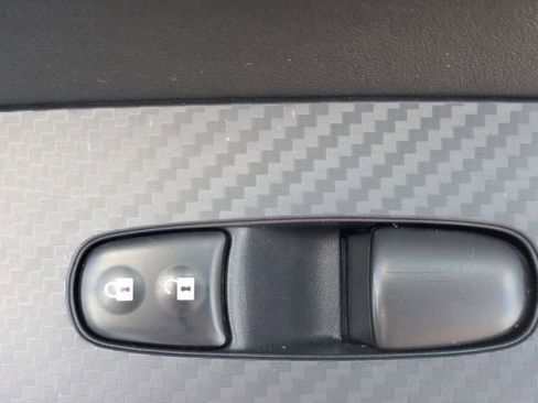 Used 2025 Nissan Sentra SV image 32