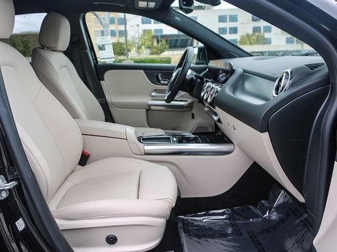 Certified 2025 Mercedes-Benz GLA 250 image 16