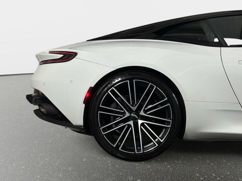 Used 2024 Aston Martin DB12 Coupe RWD image 6