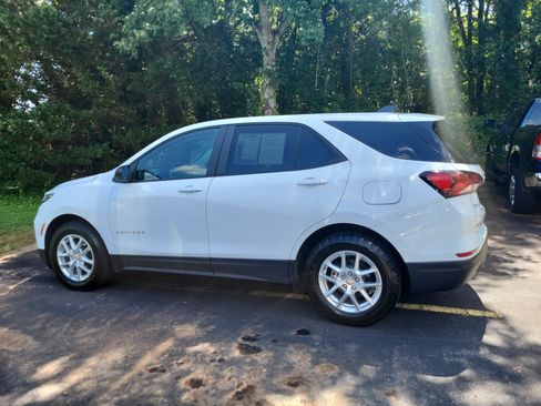Used 2023 Chevrolet Equinox LS w/ LS Convenience Package FWD image 8