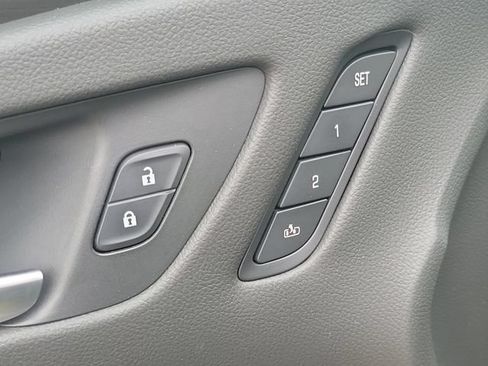 Used 2020 Buick Envision Essence FWD image 23