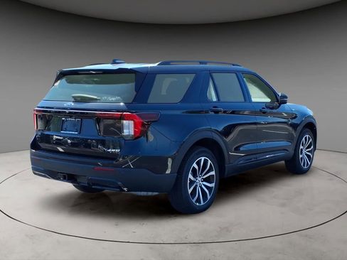 New 2026 Ford Explorer ST-Line image 9