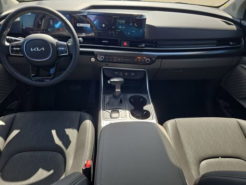 New 2026 Kia Carnival FWD image 12