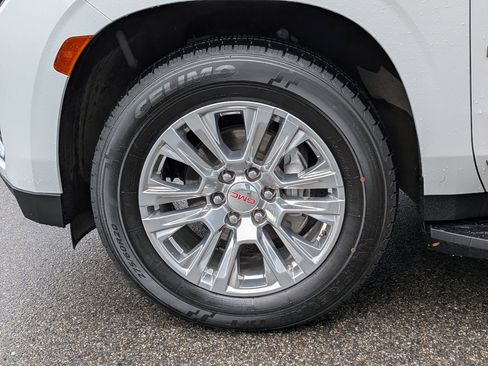 Used 2023 GMC Yukon Denali image 11