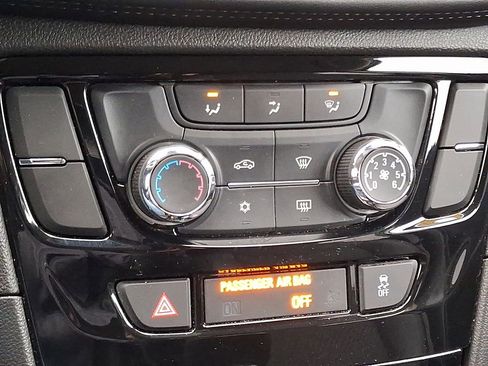 Used 2022 Buick Encore Preferred w/ Safety Package image 19