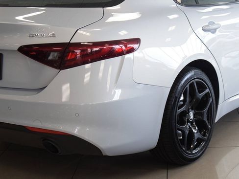 Used 2022 Alfa Romeo Giulia Ti RWD image 18