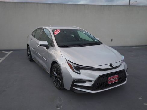 Certified 2024 Toyota Corolla SE image 2
