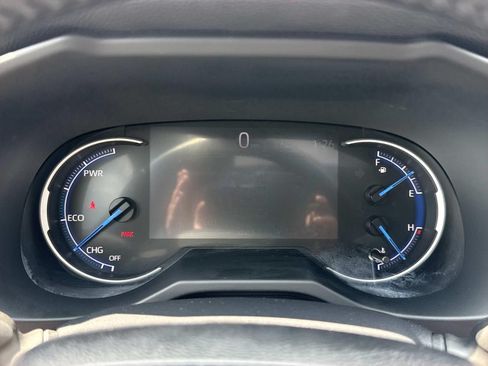 Used 2022 Toyota RAV4 XSE AWD/4WD image 18