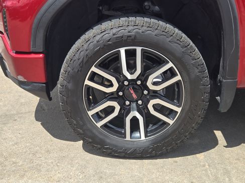 Used 2022 GMC Sierra 1500 AT4 w/ AT4 Premium Package image 7