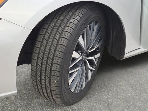 Used 2024 Nissan Altima 2.5 SV FWD image 31